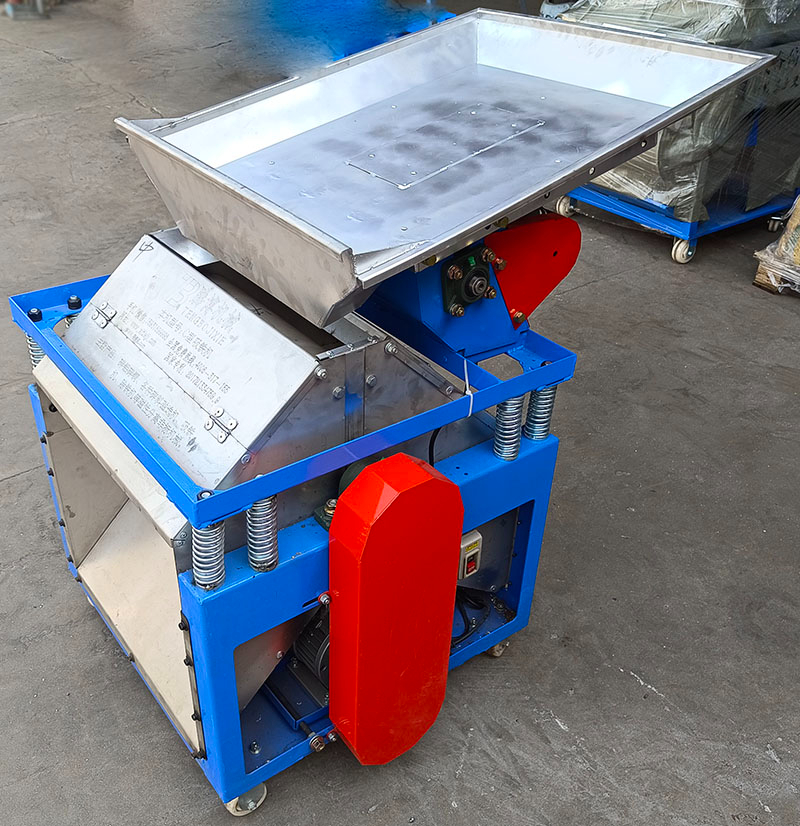 12.17 b型中磁磁选机一台  c型中磁磁选机一台